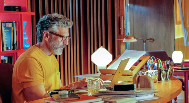 “Amarga Navidad”, de Pedro Almodóvar – Crítica (en salas)