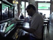 “Retrato de un pianista”, de José Luis Nacci y Elena Konieczny – Crítica (en salas)